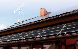 Turbina wiatrowa o mocy 5 kW i intalacja fotowoltaiczna o mocy 9 kW na dachu budynku motelu Na Wierzynka